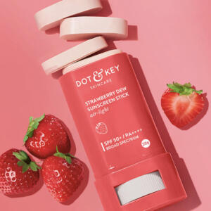 DOT & KEY STRAWBERRY DEW SUNSCREEN STICK SPF 50 PA++